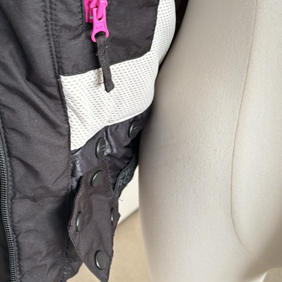 PWDR ROOM Outerwear Ski Snow Jacket Black Pink Youth size L (woman’s‎ xs s) Hood - Picture 9 of 13